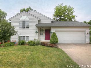 175 N 7th St NE, Cedar Springs, MI 49319