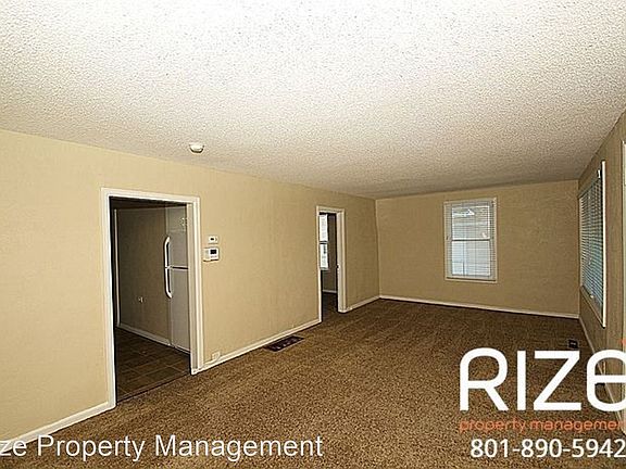 5th image of 2549 S Park St