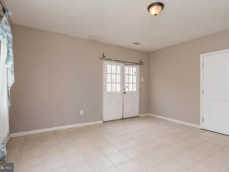 2112 Sondra Ct — Photo 11