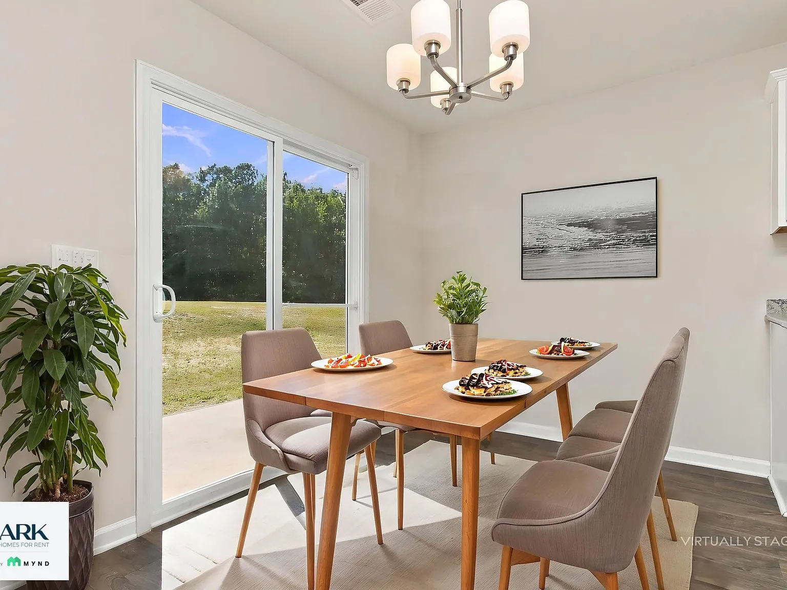 4 bed, 2.5 bath, 1775 sqft, $1,815 — Photo 3
