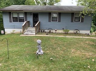 102 Sierra Cir, Macon, MO 63552