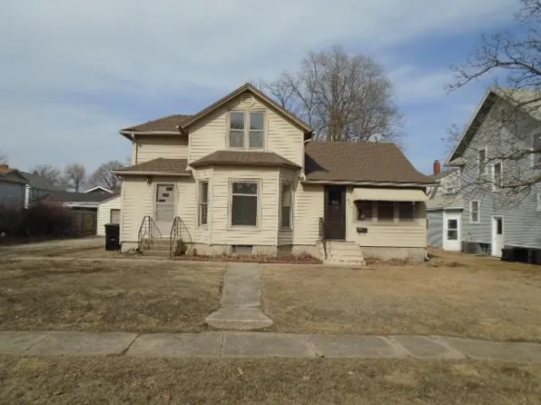 815 3rd Ave N, Estherville, IA 51334