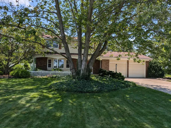 7666 Cardinal Dr, Jenison, MI 49428