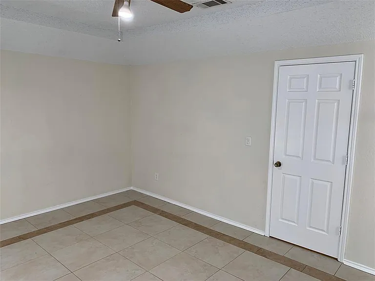 511 Essex Pl — Photo 15