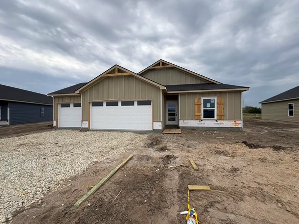 5705 Plumthicket St, Wichita, KS 67226