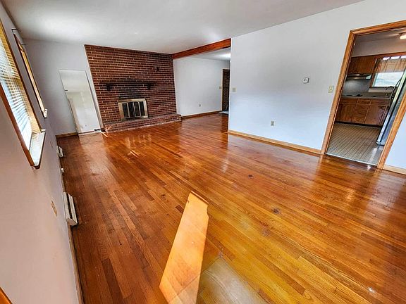 2nd image of 409 Bomont Ave