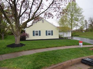 8 Andover Pl, Newtown, PA 18940