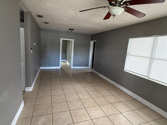 4th image of 3712 Columbia St