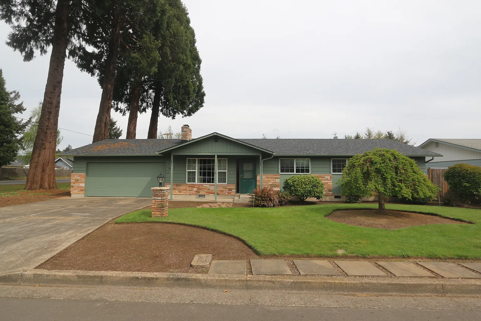 1001 Dixie Dr photo 1