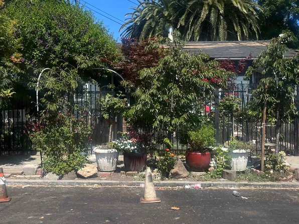 681 Nevada St, Oakland, CA 94603