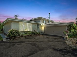 8537 Blue Ridge Ave, Hickory Hills, IL 60457