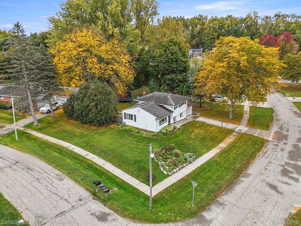 4580 Chadsworth St, photo 4