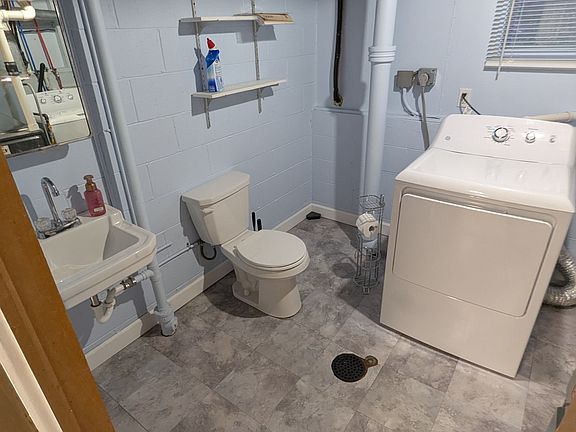 5th image of 2506 E Pleasant St