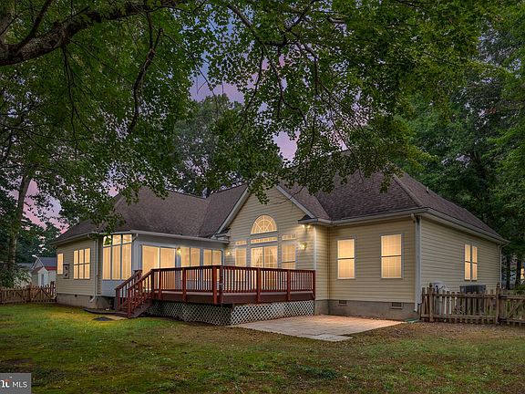 2nd image of 112 Stratford Cir