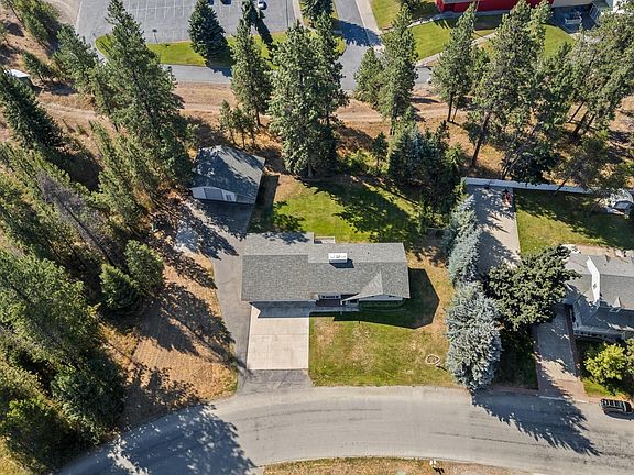 5th image of 110 E Circle Dr
