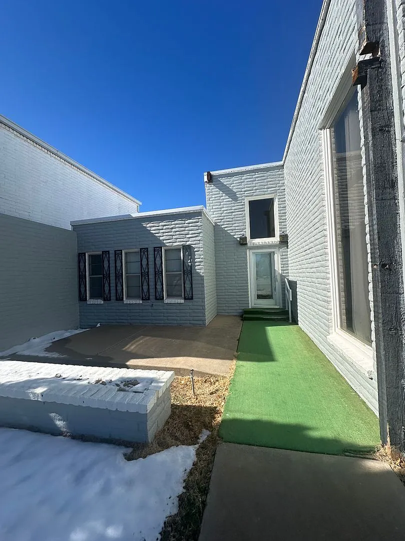 2 Bed Brick House! Golf Course View! — Photo 4