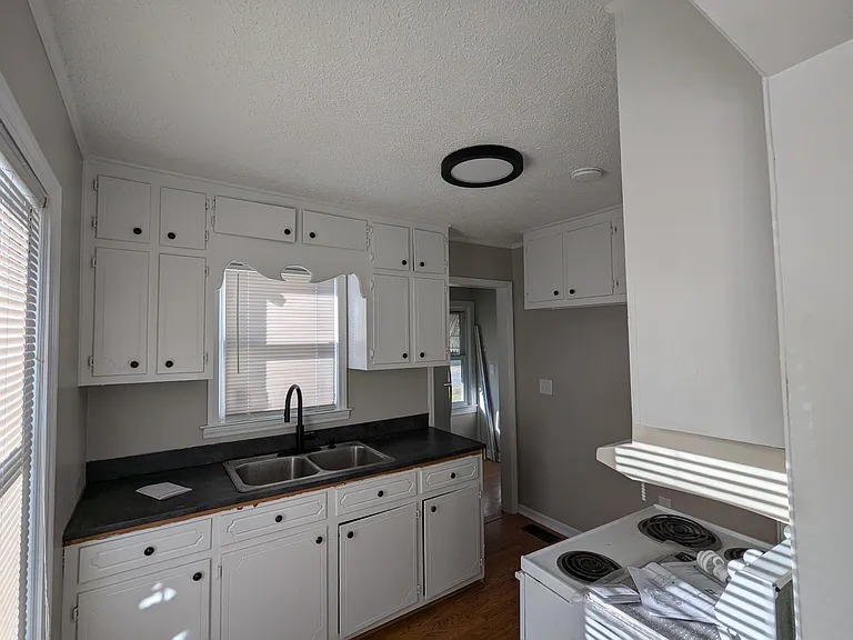 806 Wyatt St — Photo 5