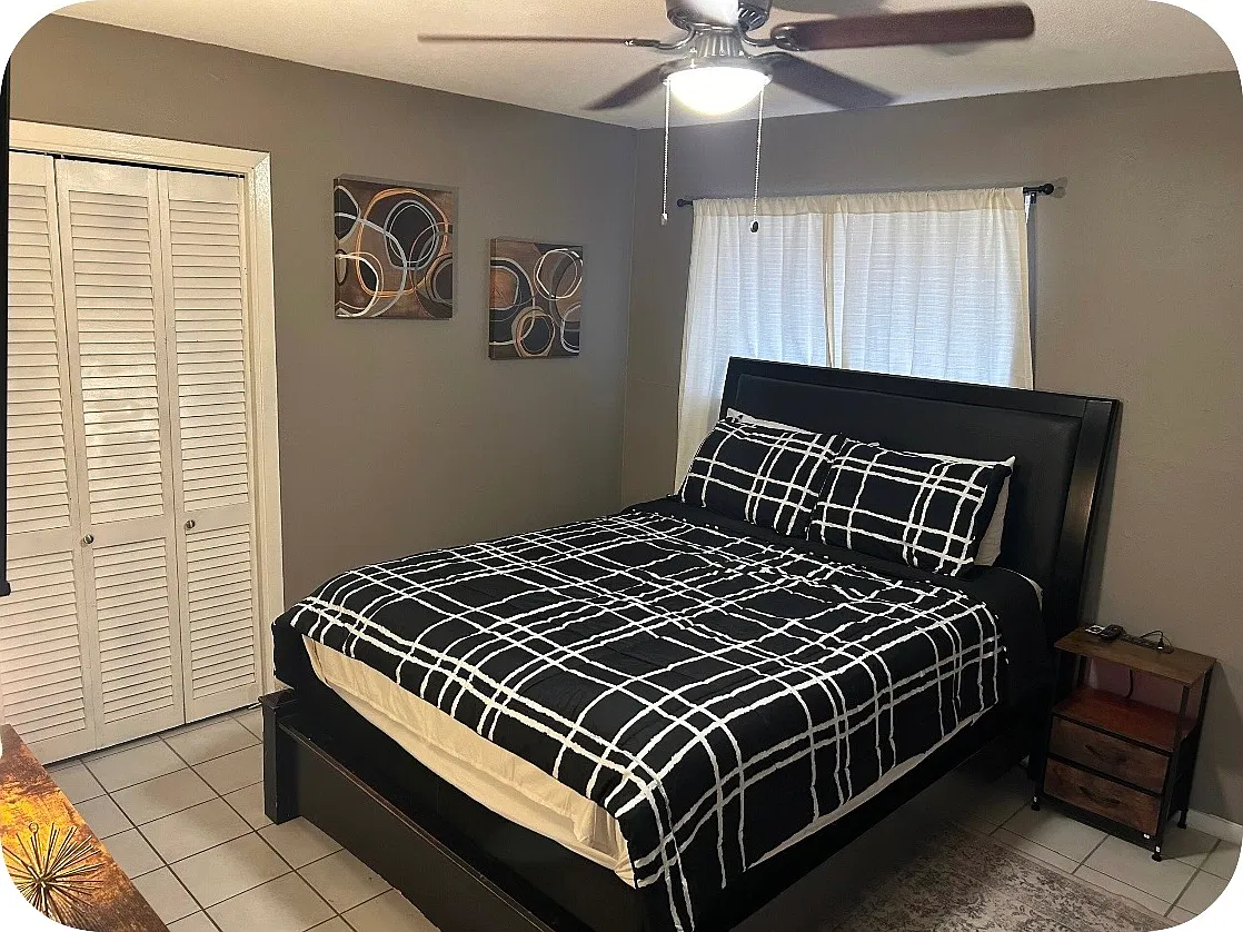 5 bed, 2100 sqft, $3,200 — Photo 4