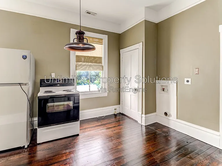 108 N 8th St #B — Photo 14
