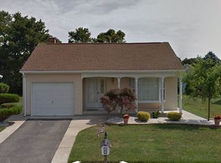 16 Oakengates Dr, Toms River, NJ
