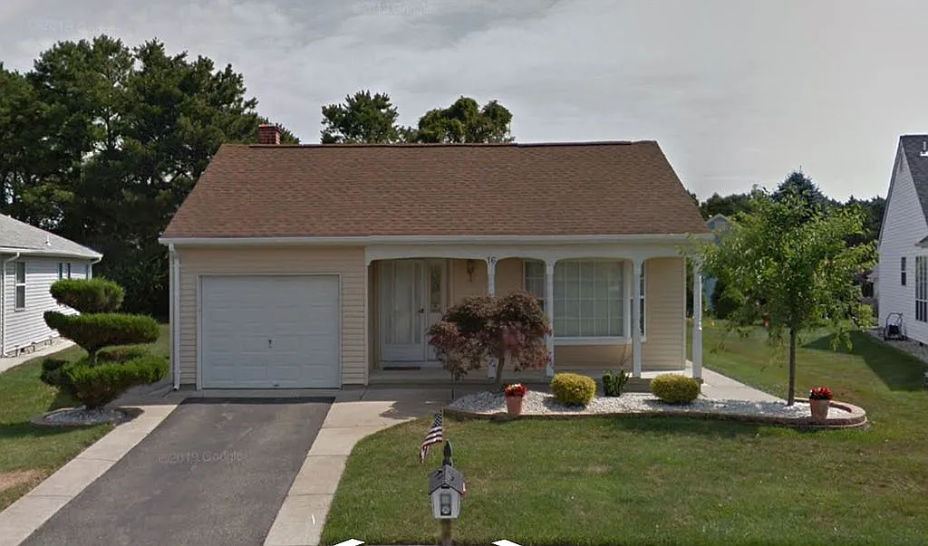 16 Oakengates Dr photo 1