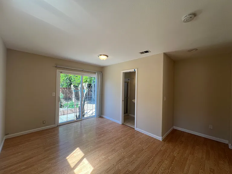 273 Staples Ave — Photo 21