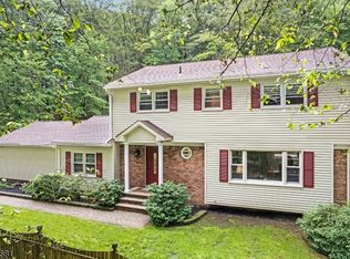7 Thackery Ln, Mendham, NJ 07945