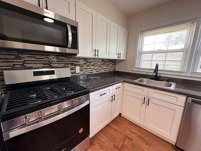 251 N Middletown Rd #3 — Photo 10