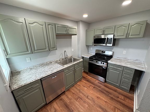 5th image of 2312 Woodstock Ave Floor 1
