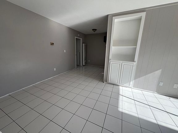 3rd image of 4150 44th St APT 6