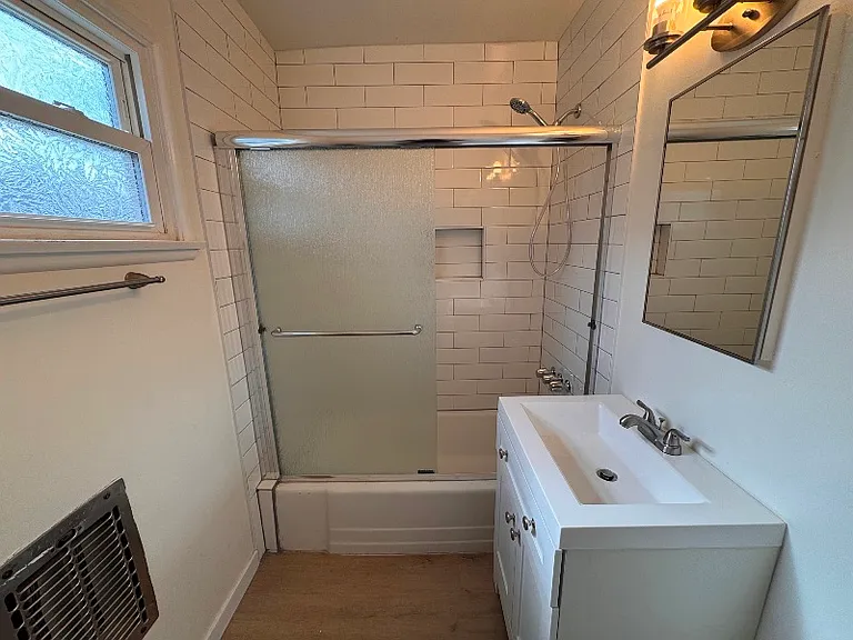 604 Hermosa Ave #A — Photo 8