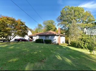 1120 Howell Rd, East Palestine, OH 44413