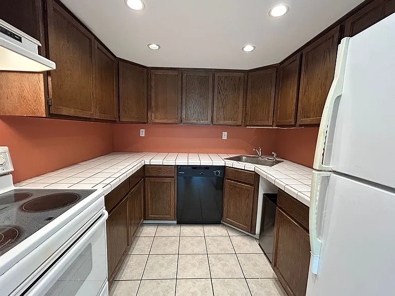 4928 W Brigantine Ct — Photo 11