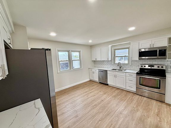 5th image of 1055 5th St