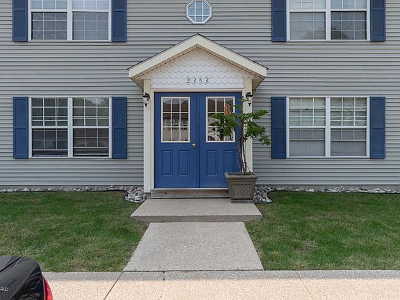 2nd image of 2323&2353 W Osterhout Ave