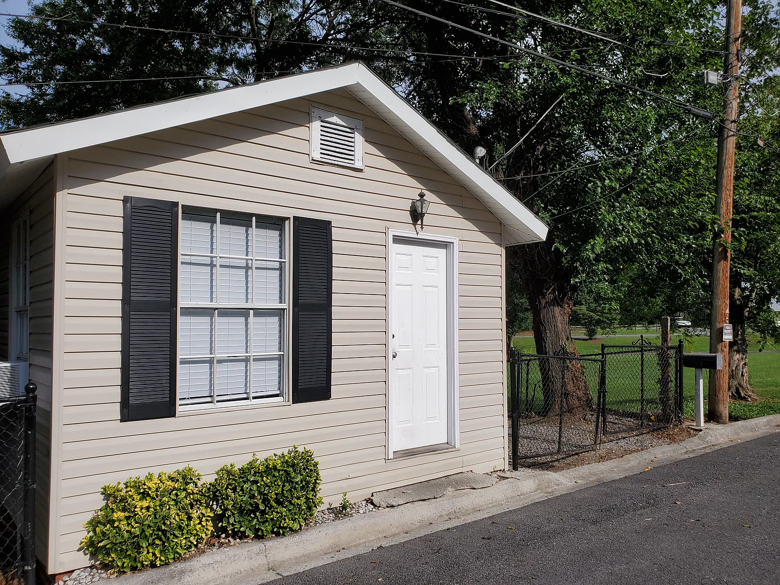 1 bed, $900 — Photo 1