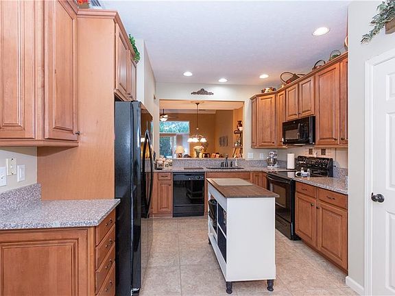 3rd image of 10235 Eller Creek Dr