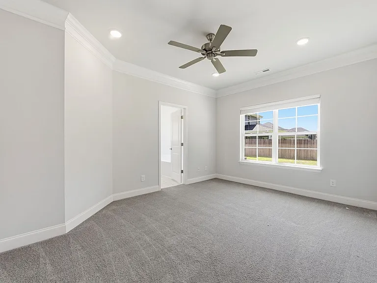 903 Eakins Ln — Photo 10