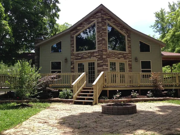 110 Ash St, Dongola, IL 62926