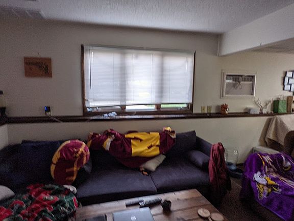 4th image of 118 25th St W #1