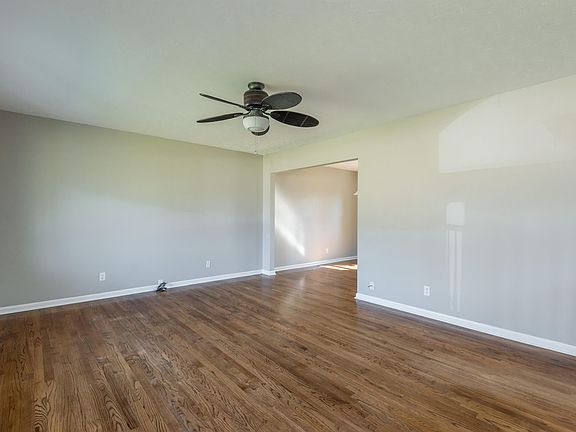 5th image of 7724 SW Devonshire Dr