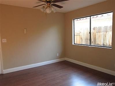 5th image of 114 Mulberry Ave