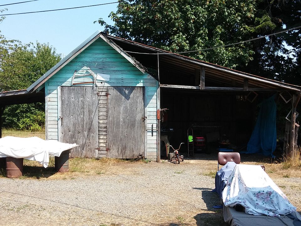 2nd image of 984 Monte Elma Rd