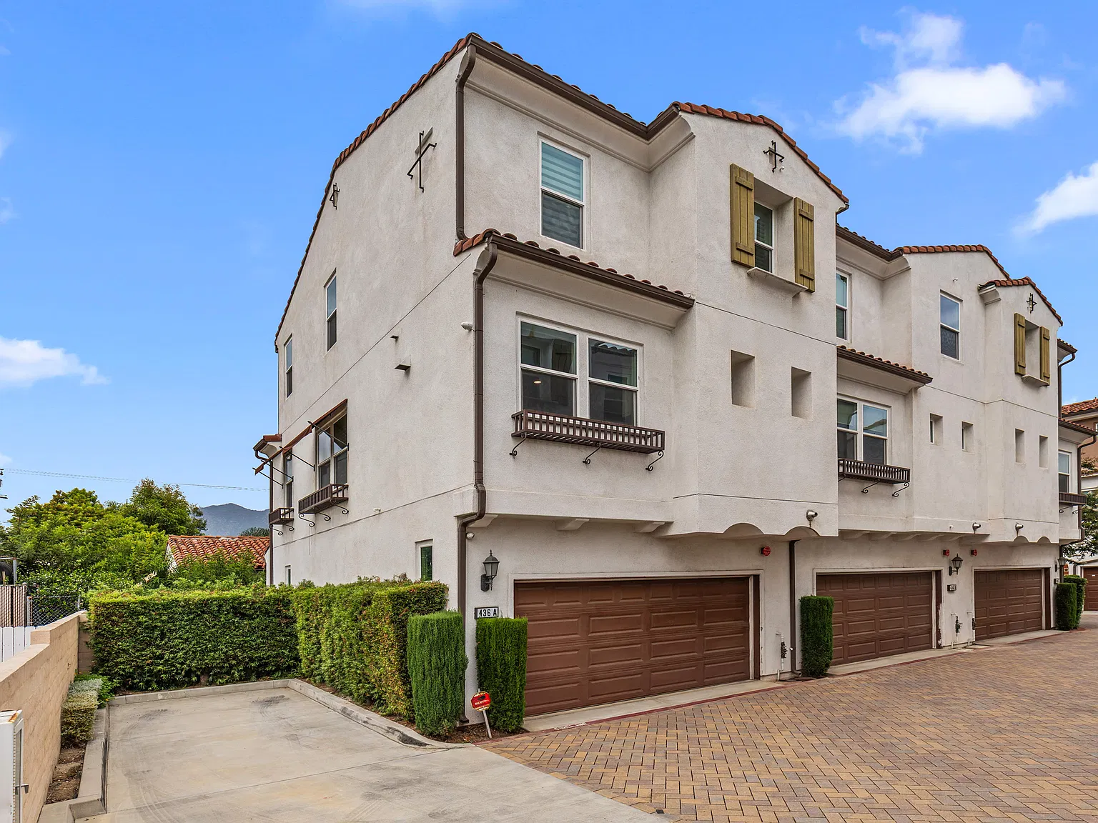 436 W Duarte Rd — Photo 2