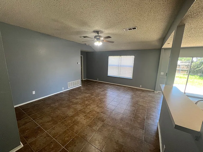 1004 Wintercreek Dr — Photo 18