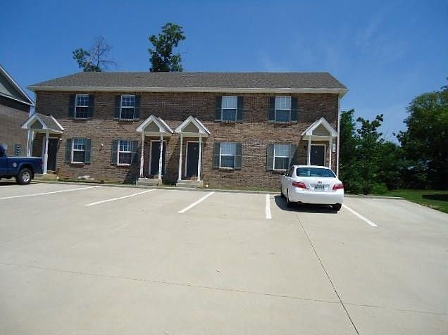 1st image of 813 Oak Arbor Ct