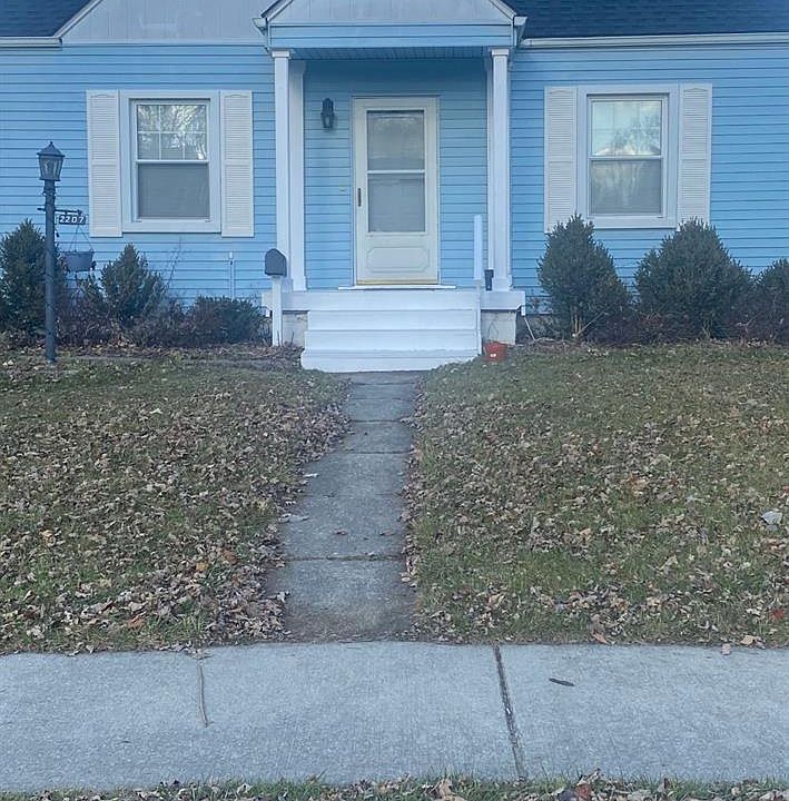 1st image of 2207 Shevlin St