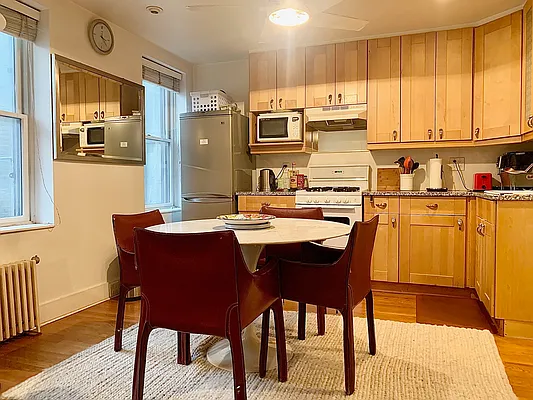 Rented by Oxford Property Group | media 38