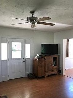 4th image of 301 Blairton Ave