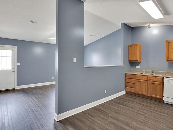 5th image of 726 Greensboro Way